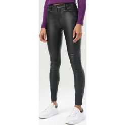 Czarne Spodnie Skinny Yalia. Czarne spodnie damskie Born2be, bez wzorów. Za 139,99 zł.