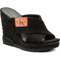 Espadryle CALVIN KLEIN JEANS - Layla R8812 Black. Czarne espadryle damskie Calvin Klein Jeans, w paski, z jeansu, bez obcasa, na koturnie. W wyprzedaży za 299,00 zł.