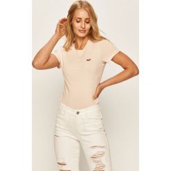 Levi's - T-shirt. Różowe bluzki damskie Levi's®, s, z aplikacjami, z bawełny, casualowe, z okrągłym kołnierzem. Za 99,90 zł.