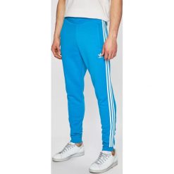 Adidas Originals - Spodnie sportowe. Spodnie męskie adidas Originals. W wyprzedaży za 219,90 zł.