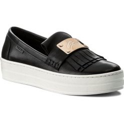 Sneakersy NESSI - 18314 Czarny 912. Czarne sneakersy damskie Nessi, ze skóry. W wyprzedaży za 199,00 zł.
