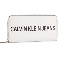 Duży Portfel Damski CALVIN KLEIN JEANS - Sculpted Logo Large Zip Around K60K605266 102. Białe portfele damskie marki Calvin Klein Jeans, bez wzorów, z jeansu. Za 299,00 zł.
