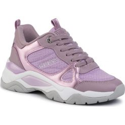 Sneakersy GUESS - Flaus FL5FLS FAB12 Lilac. Różowe półbuty damskie Guess, na co dzień, z aplikacjami, ze skóry ekologicznej, bez obcasa, bez zapięcia. Za 549,00 zł.