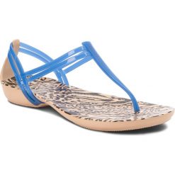 Sandały CROCS - Isabella Graphic T-Strap 204859 Blue Jean/Animal. Klapki damskie Crocs. W wyprzedaży za 149,00 zł.