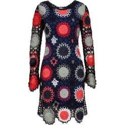 Sukienka szydełkowa bonprix czarny. Czarne sukienki damskie bonprix, z aplikacjami, z okrągłym kołnierzem, z długim rękawem, długie, maxi. Za 99,99 zł.