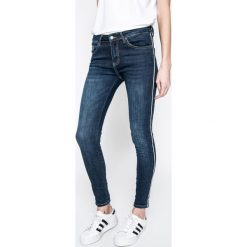 Answear - Jeansy. Niebieskie jeansy damskie skinny marki ANSWEAR, s, z elastanu. W wyprzedaży za 99,90 zł.