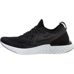 Nike Performance EPIC REACT FLYKNIT Obuwie do biegania treningowe black/dark grey/pure platinum. Czarne buty sportowe męskie Nike Performance, z tworzywa sztucznego, do biegania. W wyprzedaży za 511,20 zł.