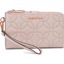 Duży Portfel Damski MICHAEL MICHAEL KORS - Wristlets 32H8TFDW7T Soft Pink. Różowe portfele damskie MICHAEL Michael Kors, bez wzorów, ze skóry. Za 669,00 zł.