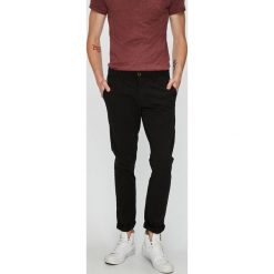 Mustang - Spodnie Classic Chino. Czarne chinosy męskie marki Mustang, z elastanu. W wyprzedaży za 169,90 zł.