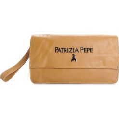 Patrizia Pepe Kopertówka. Plecaki damskie Patrizia Pepe, bez wzorów, ze skóry. Za 549,00 zł.