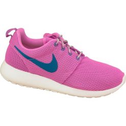 Nike Rosherun Wmns 511882-502 36,5 Różowe. Różowe buty sportowe damskie Nike, bez wzorów, z tkaniny, sportowe. W wyprzedaży za 199,99 zł.