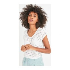Koronkowy t-shirt. T-shirty damskie Promod, z haftami, z tkaniny, eleganckie, bez kołnierzyka. Za 55,50 zł.