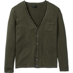 Sweter rozpinany z lnem bonprix nocny oliwkowy. Zielone swetry męskie bonprix, s, bez wzorów, z dzianiny. Za 49,99 zł.
