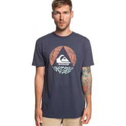 Quiksilver Koszulka Męska Caplanepourmoss M Tees bst0 Blue Nights M. Niebieskie koszulki męskie Quiksilver, m, z nadrukiem, bez kołnierzyka, z krótkim rękawem, krótkie. W wyprzedaży za 86,00 zł.