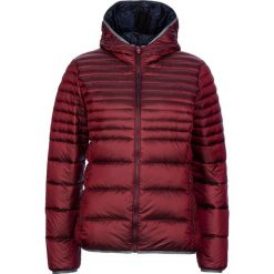 Kurtka puchowa w kolorze bordowym. Czerwone kurtki damskie CMP Women, bez wzorów, z materiału. W wyprzedaży za 279,95 zł.