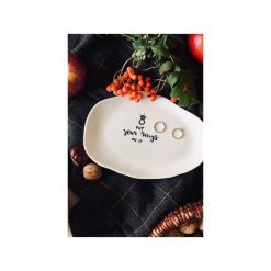 Spodek na Biżuterię/Obrączki PUT YOUR RINGS ON IT. Białe obrączki damskie Jedrki. Za 40,00 zł.