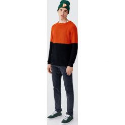 Czarne jeansy regular comfort fit. Czarne jeansy męskie marki Pull&Bear. Za 89,90 zł.