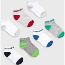 Blukids - Skarpetki dziecięce (7-pack). Szare skarpetki chłopięce Blukids, bez wzorów, z elastanu. Za 39,90 zł.