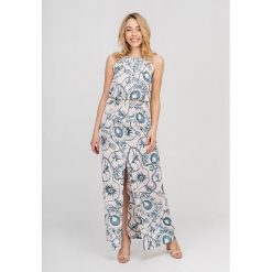 Sukienka w kolorze pudrowego różu. Różowe sukienki damskie Bessa, Moonlight, bez wzorów, bez kołnierzyka, bez rękawów, maxi. W wyprzedaży za 169,95 zł.