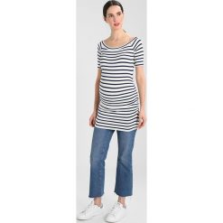 T-shirty damskie: ISABELLA OLIVER BILLIE OFF THE SHOULDER Tshirt z nadrukiem french navy/soft white