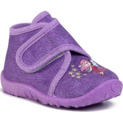 Kapcie SUPERFIT - 1-009253-9000 Lila. Fioletowe sandały dziewczęce Superfit, z tworzywa sztucznego, bez zapięcia. Za 119,00 zł.