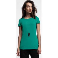 T-shirt damski TSD226 - zielony. Zielone t-shirty damskie marki 4f. W wyprzedaży za 29,99 zł.