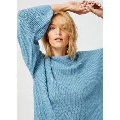 Sweter bufiaste rękawy. Niebieskie swetry damskie Moodo, s, bez wzorów, bez rękawów, bez kaptura. Za 59,99 zł.