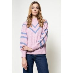 Sweter Pepe Jeans Klaire PL701573. Różowe swetry damskie Pepe Jeans, xs, bez wzorów, z elastanu, klasyczne, bez rękawów, bez kaptura. W wyprzedaży za 259,00 zł.