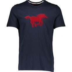 Koszulka "Logo" w kolorze granatowym. Niebieskie koszulki męskie Mustang Men, xl, z nadrukiem, z bawełny, z okrągłym kołnierzem, bez rękawów. W wyprzedaży za 43,95 zł.