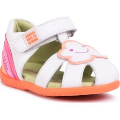 Sandały AGATHA RUIZ DE LA PRADA - 202908 B-Blanco. Białe sandały dziewczęce Agatha Ruiz de la Prada, ze skóry ekologicznej, bez zapięcia. Za 249,00 zł.