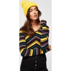 Bluzka w paski. Bluzki damskie Moodo, xs, w paski, bez kołnierzyka, bez rękawów. Za 34,99 zł.
