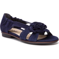 Sandały GABOR - 21.601.16 Bluette. Niebieskie klapki damskie Gabor, z aplikacjami, ze skóry, bez obcasa, na obcasie. Za 399,00 zł.