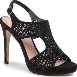 Sandały MENBUR - 20978 Black 0001. Czarne klapki damskie Menbur, z aplikacjami, ze skóry ekologicznej, bez obcasa, na obcasie. Za 339,00 zł.