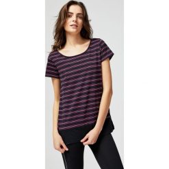 Bluzka typu oversize. Czarne bluzki damskie Moodo, s, bez wzorów, bez kołnierzyka, bez rękawów. Za 9,99 zł.