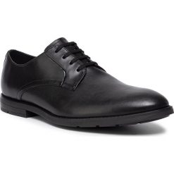 Półbuty CLARKS - Ronnie Walk 261438107 Black Leather 261438107. Czarne buty wizytowe męskie Clarks, ze skóry, bez zapięcia. W wyprzedaży za 249,00 zł.