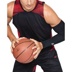 Under Armour SC30™ Elevated Podkoszulek Czarny. Czarne podkoszulki męskie Under Armour, l, bez wzorów, z poliesteru, bez kołnierzyka. Za 240,95 zł.