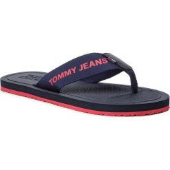 Japonki TOMMY JEANS - Moulded Beach Sandal EM0EM00216 Black Iris 431. Niebieskie klapki męskie Tommy Jeans, z jeansu, bez zapięcia. W wyprzedaży za 129,00 zł.
