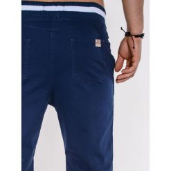 Krótkie spodenki męskie P403 - niebieskie. Niebieskie spodenki i szorty męskie Ombre Clothing, s, bez wzorów, z bawełny, krótkie. Za 29,00 zł.