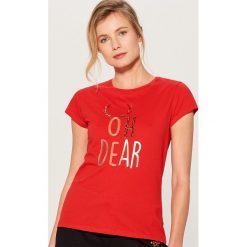 Koszulka z połyskującą aplikacją - Czerwony. Czerwone t-shirty damskie Mohito, l, z aplikacjami. Za 39,99 zł.