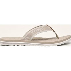 Tommy Hilfiger - Japonki. Pomarańczowe klapki damskie TOMMY HILFIGER, bez wzorów, ze skóry, bez obcasa, na obcasie. Za 179,90 zł.