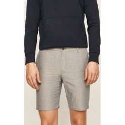 Izod - Szorty. Różowe spodenki i szorty męskie IZOD, bez wzorów, z bawełny, casualowe. Za 199,90 zł.