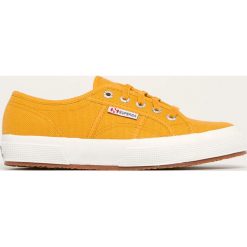 Superga - Tenisówki. Trampki i tenisówki damskie Superga, bez wzorów, z gumy, bez zapięcia. Za 239,90 zł.