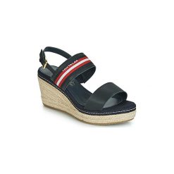 Sandały Tom Tailor 6990701-NAVY. Niebieskie sandały damskie Tom Tailor, bez wzorów, bez obcasa, bez zapięcia. Za 175,20 zł.