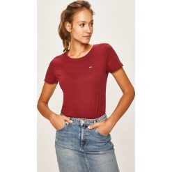 Tommy Jeans - T-shirt. Brązowe bluzki damskie Tommy Jeans, s, bez wzorów, z bawełny, z okrągłym kołnierzem. W wyprzedaży za 89,90 zł.