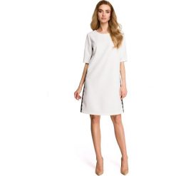 ISABELLE Sukienka z lampasem z koronki - ecru. Sukienki damskie Stylove, na co dzień, s, w koronkowe wzory, z elastanu, bez kołnierzyka, bez rękawów. Za 179,00 zł.