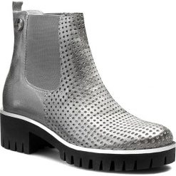 Sztyblety CARINII - B3392 Dave Met 6729/0101. Szare buty zimowe damskie Carinii, z materiału, na obcasie. W wyprzedaży za 219,00 zł.