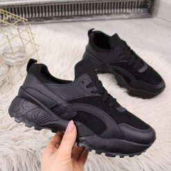 Buty sportowe damskie wysoka podeszwa czarne McKeylor - czarny. Czarne buty sportowe damskie McKeylor, bez wzorów, sportowe. Za 79,99 zł.