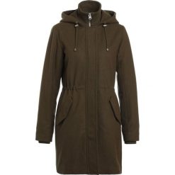MbyM LION Parka moss green melange. Zielone parki damskie marki mbyM, s, z poliesteru. W wyprzedaży za 419,60 zł.