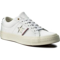 Tenisówki CONVERSE - One Star Ox 159694 C White/Enamel Red/Egred. Białe półbuty damskie skórzane marki Converse, bez wzorów, bez zapięcia. W wyprzedaży za 259,00 zł.