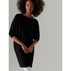 Sweter oversize z wiskozą -. Swetry damskie Mohito, s, bez wzorów, z wiskozy, bez rękawów, bez kaptura. W wyprzedaży za 39,99 zł.